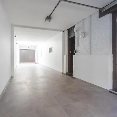 Rdc Climatise Kitchenette Dans La Chambre, Grande Salle De Bain Pivee, Arrivee Autonome Et Fenetre Sur Couloir * Liege